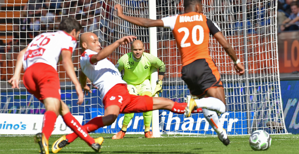 Parfaitement organisée, l’ASNL a bien gêné son adversaire (photo B. Perrel /FCL).